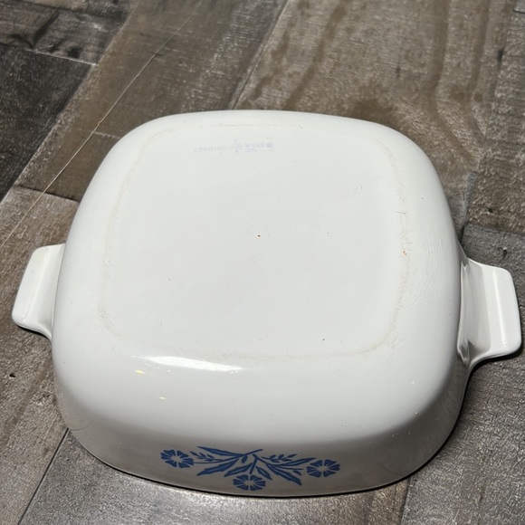 Vintage Corning Ware Blue Cornflower Casseroles 1 1/2 qt and 1qt - Picture 6 of 7